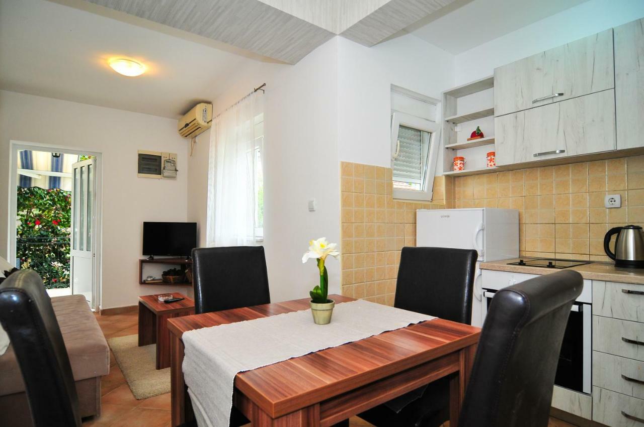 Apartments Pean Tivat Exterior photo